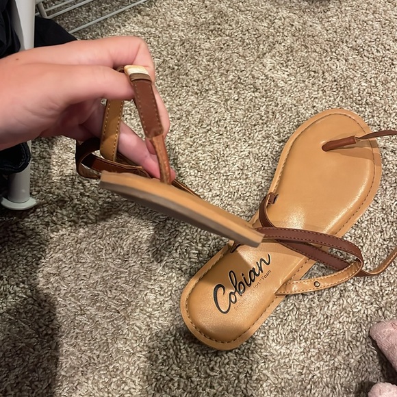 cobian flip flops - Picture 3 of 4